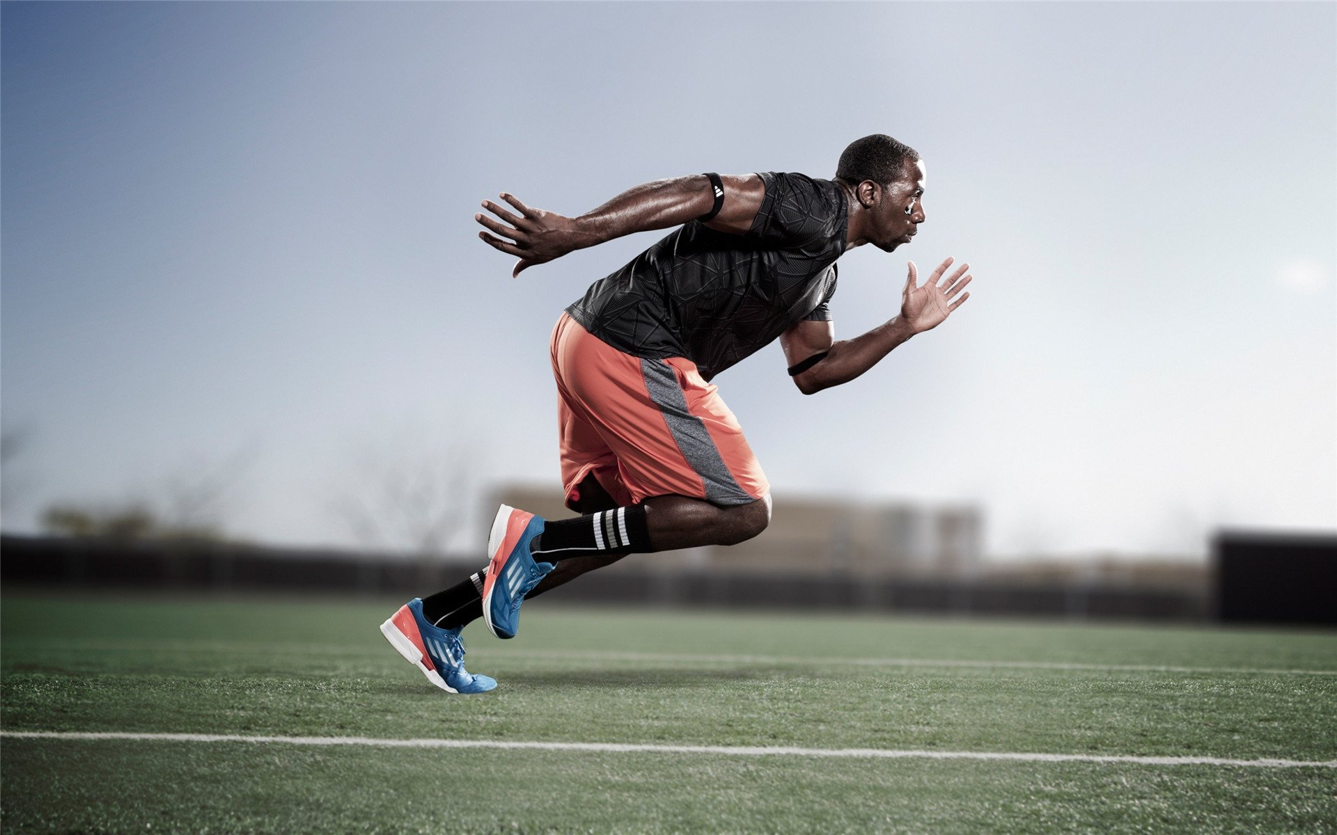 田径赛场焦点！澳大利亚队对阵俄罗斯队，主力缺阵，替补球员挺身而出